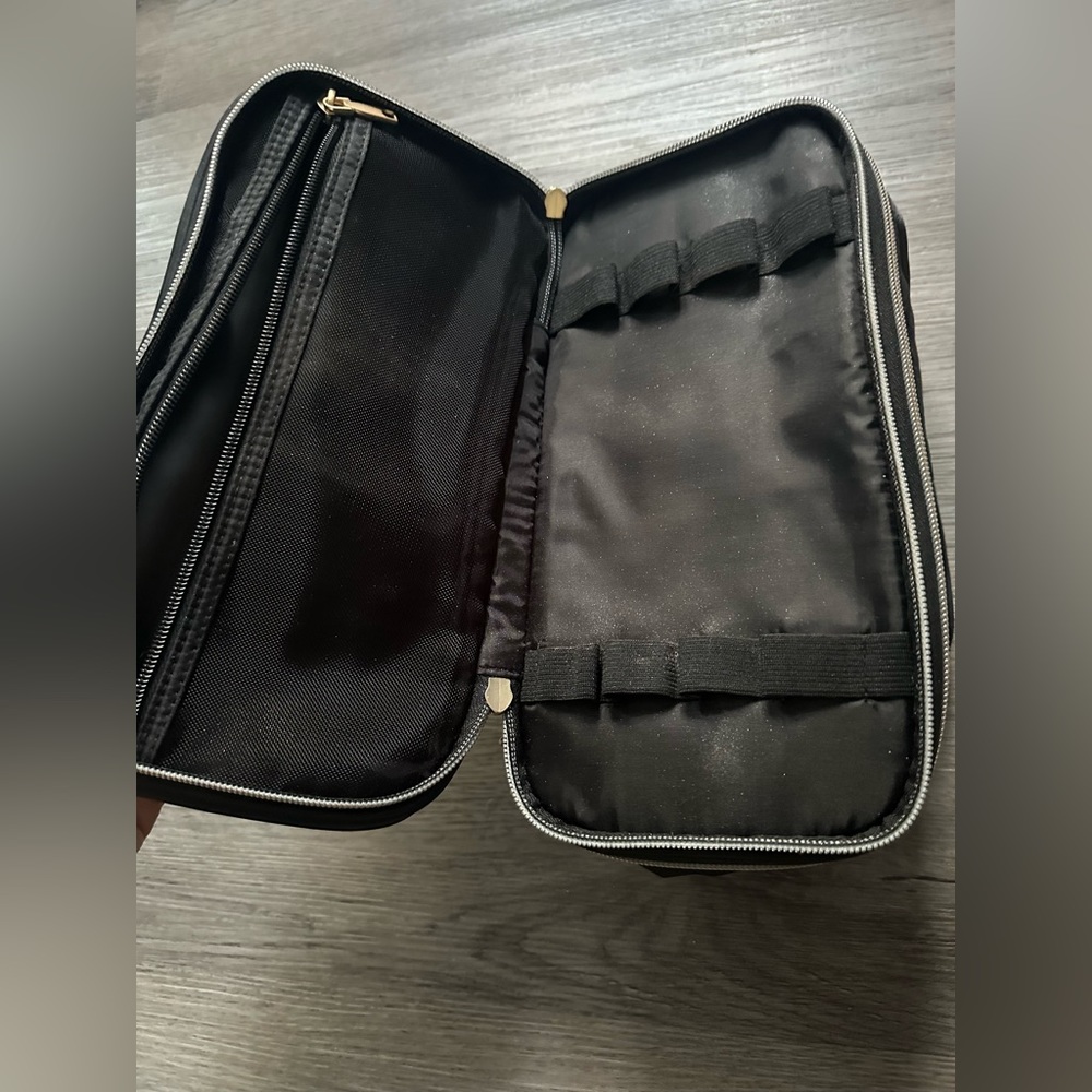Makeup bag - Picture 3 of 4